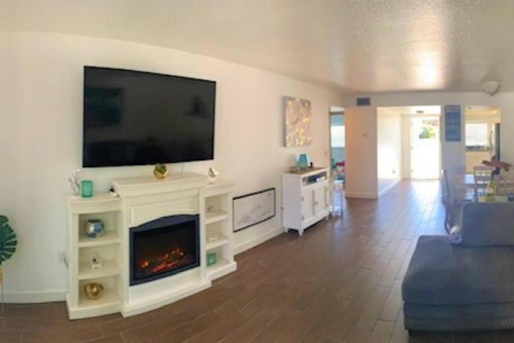 Beautiful Bright & Sparkling 2bed 1bath Retreat - Unit 212 Hébergement de vacances