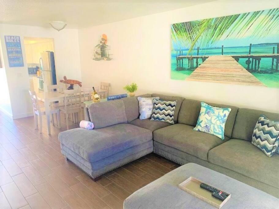 Beautiful Bright & Sparkling 2bed 1bath Retreat - Unit 212 Hébergement de vacances *